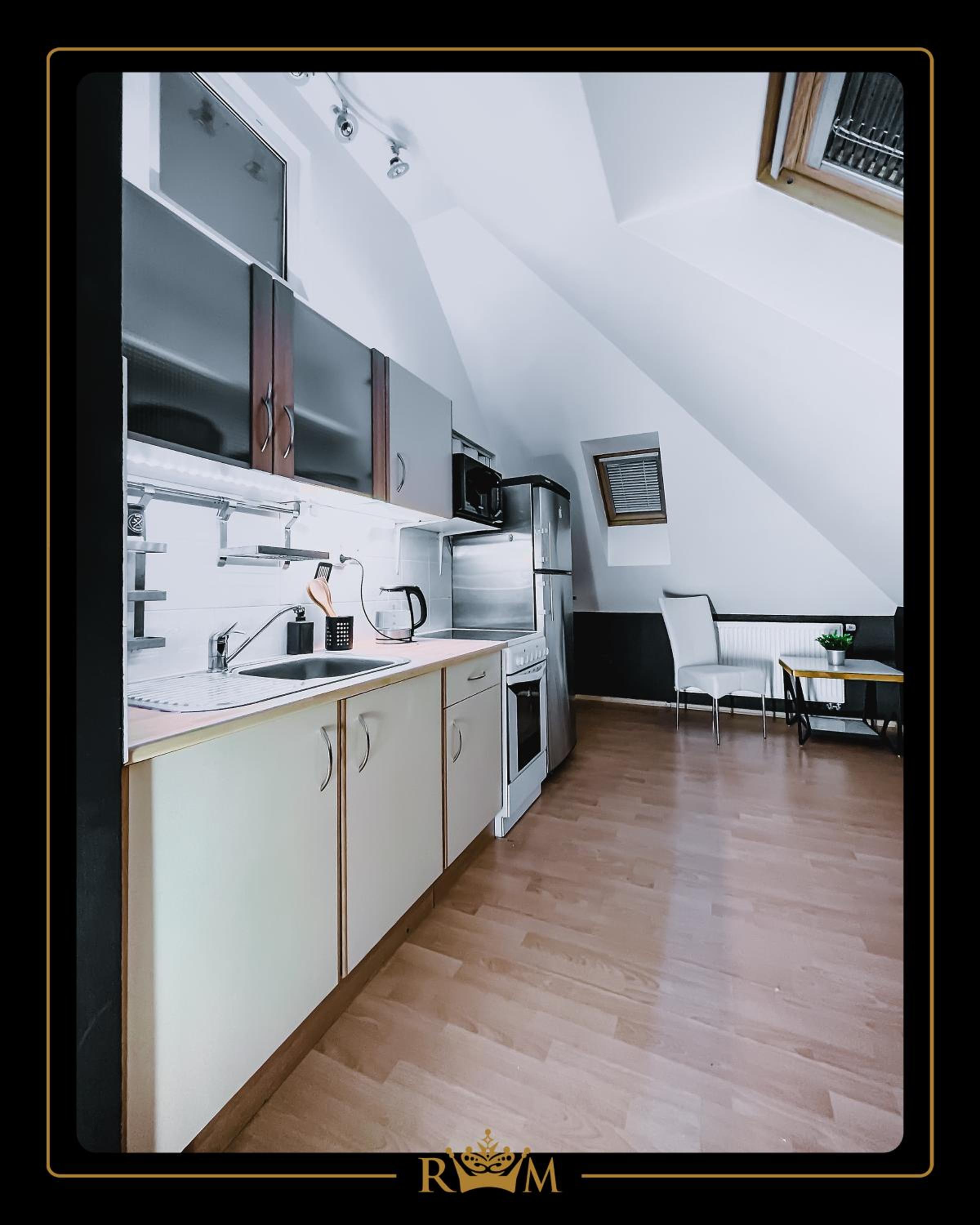 RM Luxury Apartment in Prague • 6 People • Free Parking • Pets