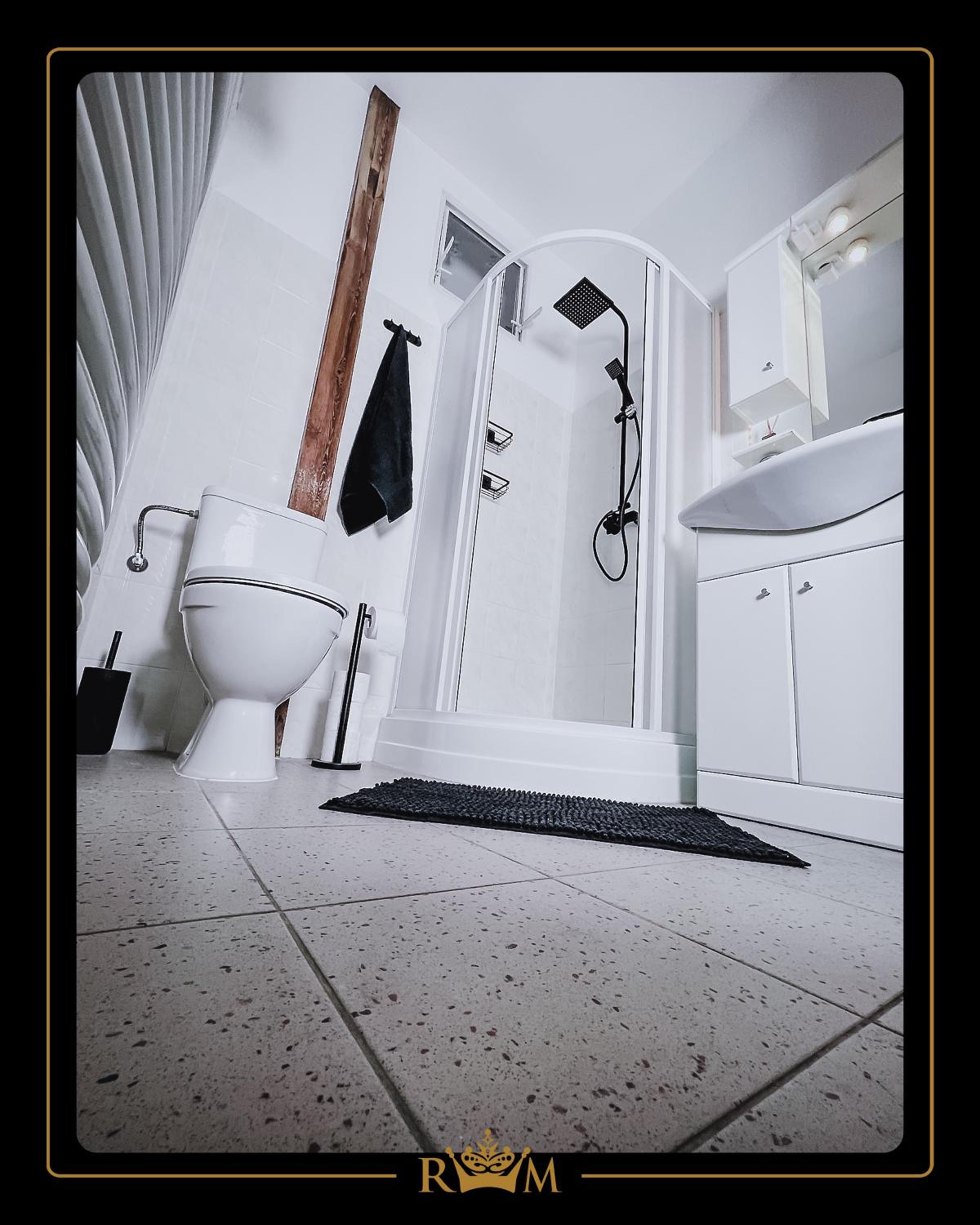 RM Luxury Apartment in Prague • 6 People • Free Parking • Pets