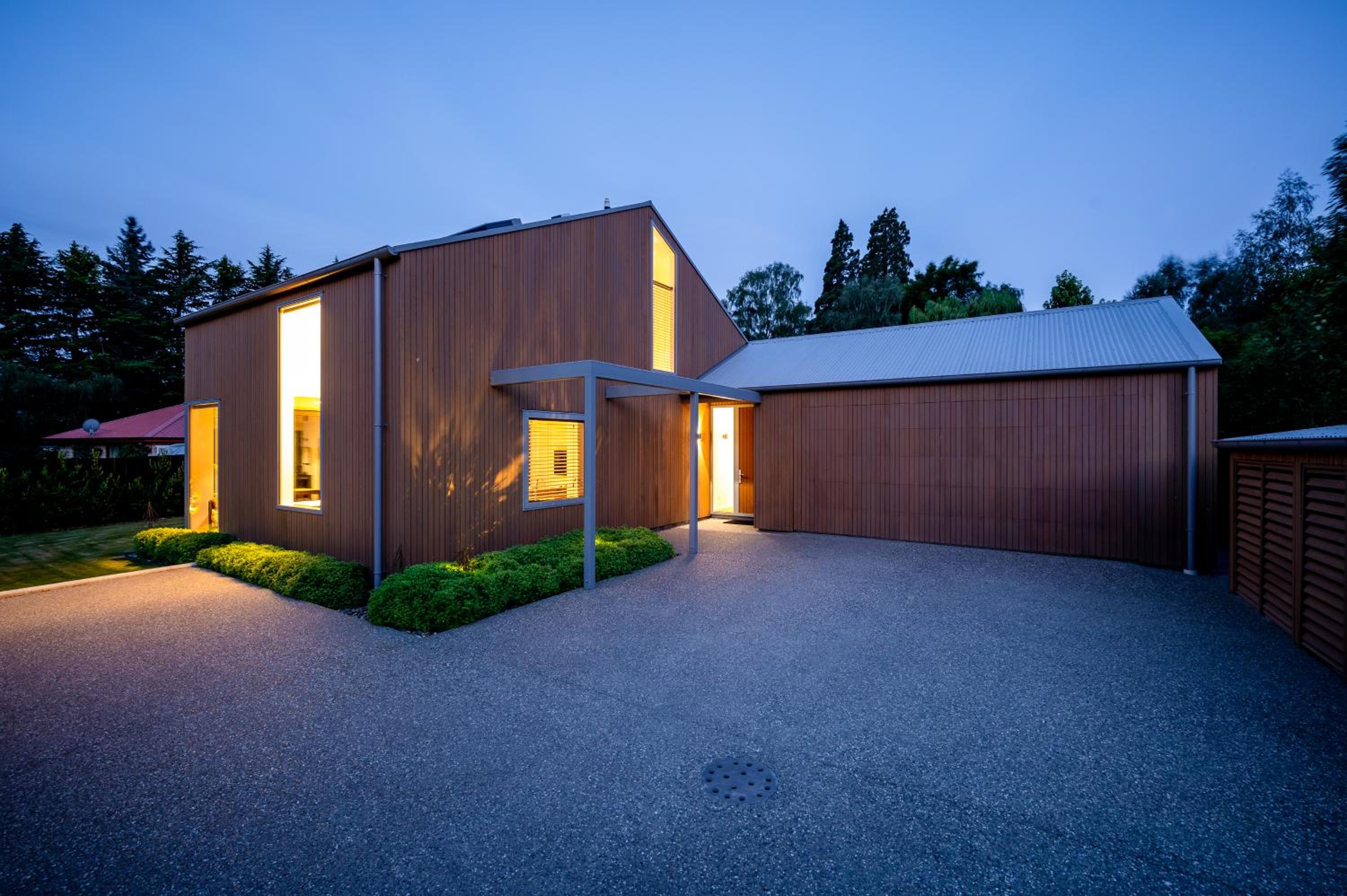 Hotel Eely On Point - Image 1