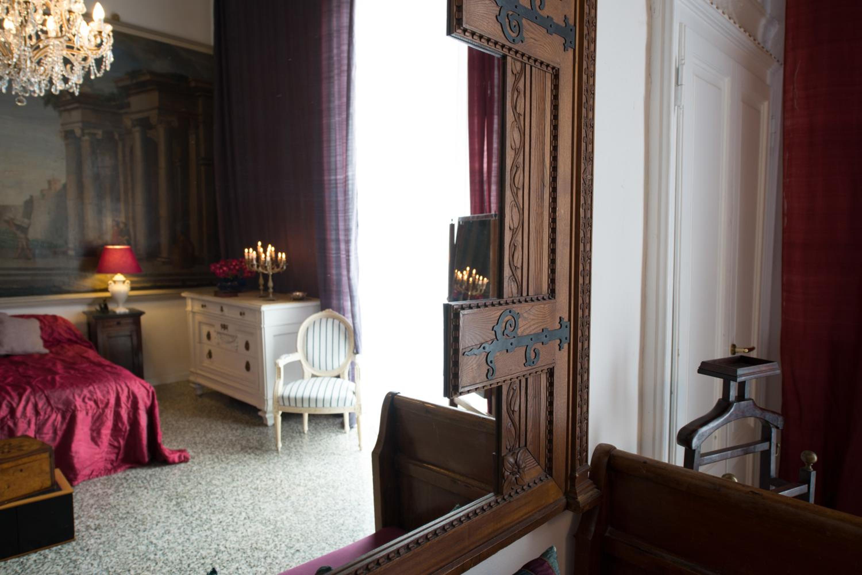 Arnaboldi Palace
