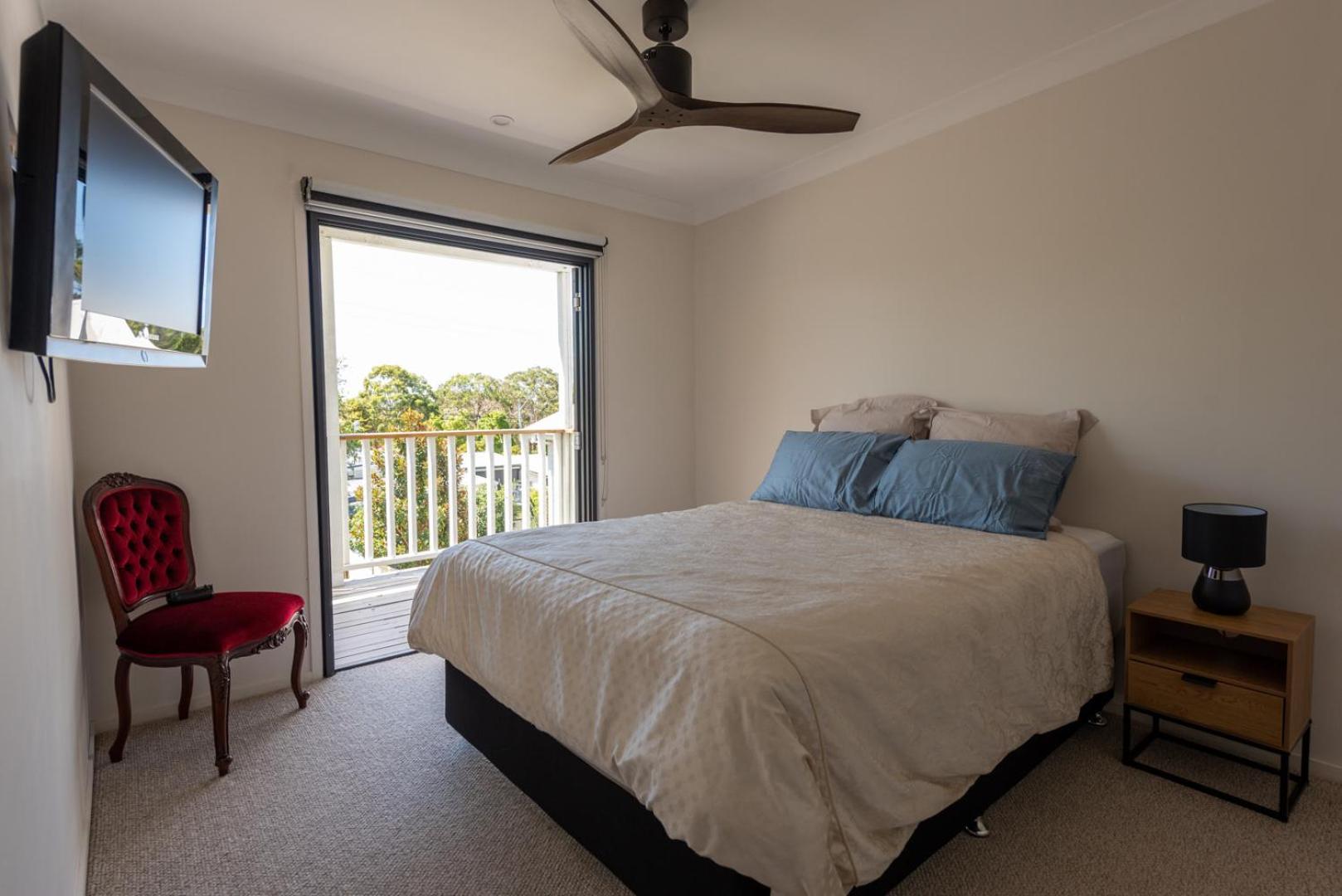Central Coast-Spacious House 5 minutes drive to beach