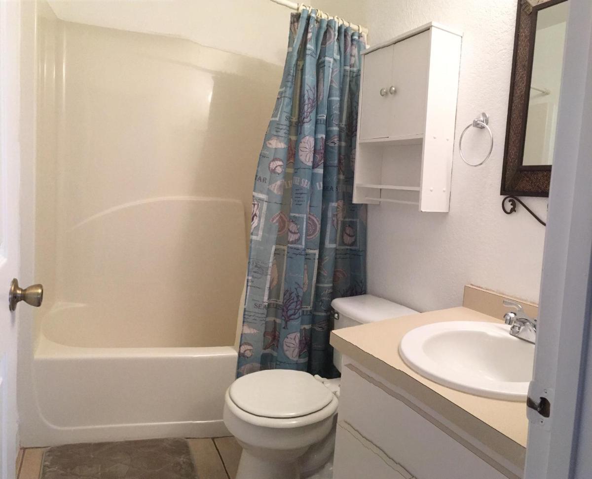 Maine Escape - Private Dog friendly Villa with solar heated pool - sleeps 6 view 3