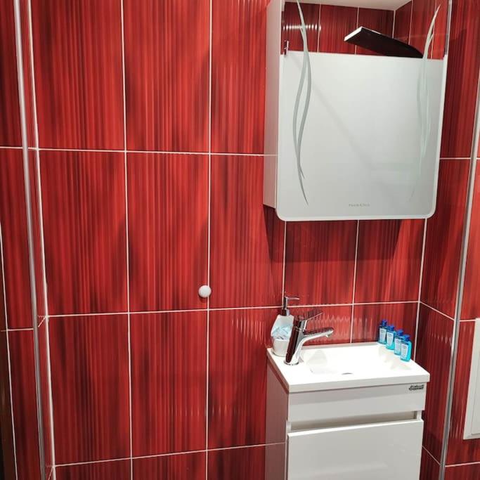 DB Luxury Apartment перфектен за двойки и уикенд почивка