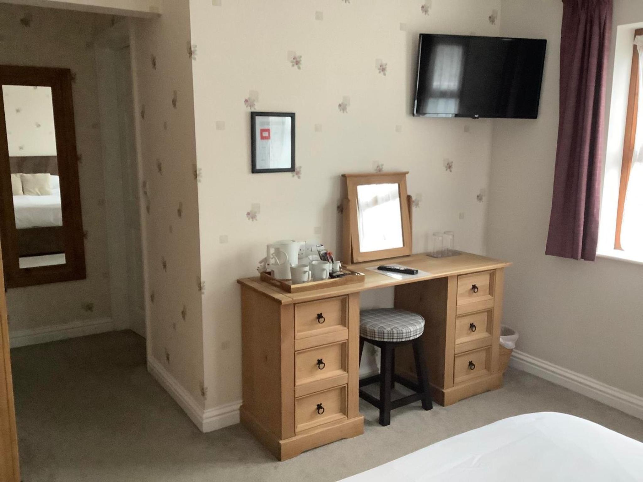 New Overlander Inn