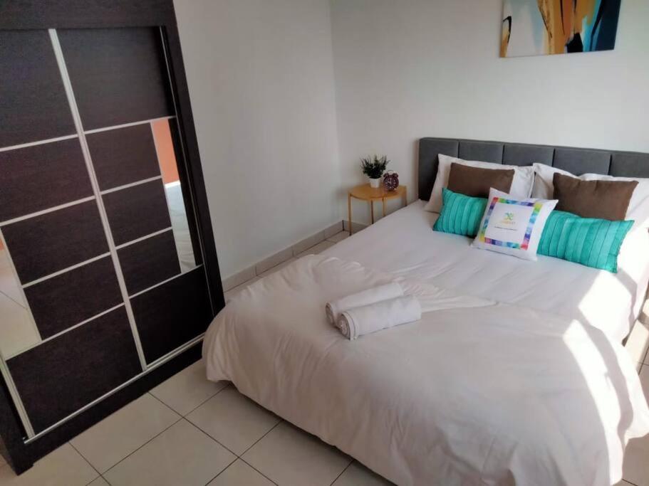 Damansara Perdana 3BR for 3-7 Guest Near Ikea view 5