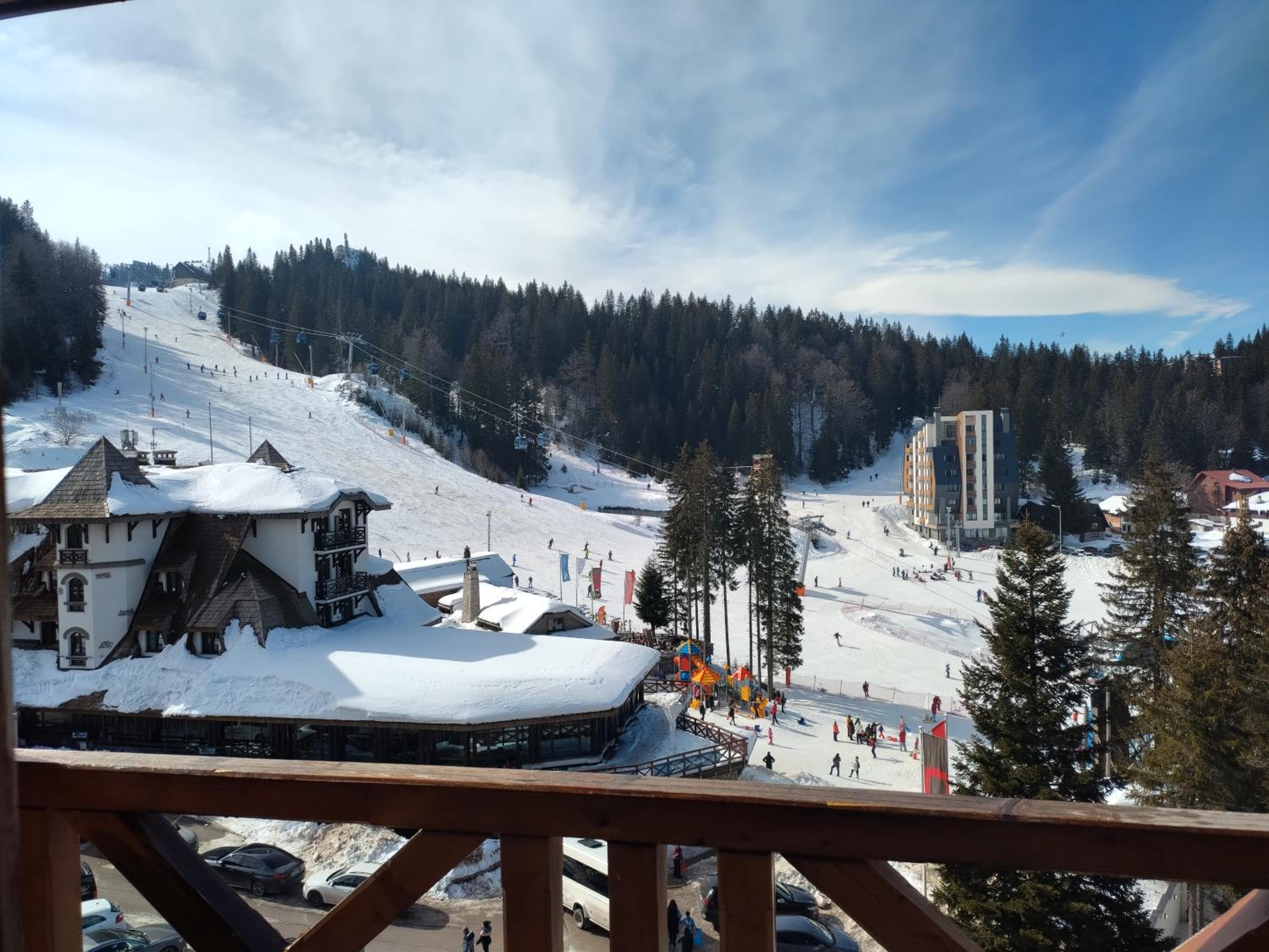 Aparthotel Vucko, depandans, U452 sa pogledom na stazu - private host