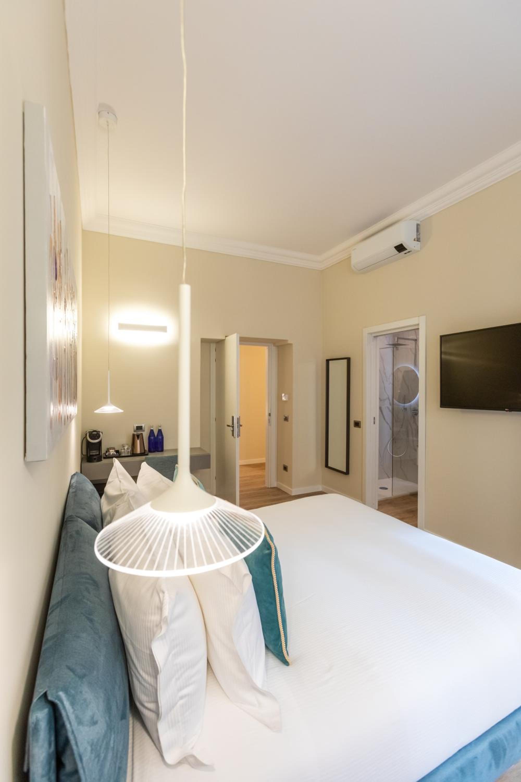 Elegantia Luxury Rooms