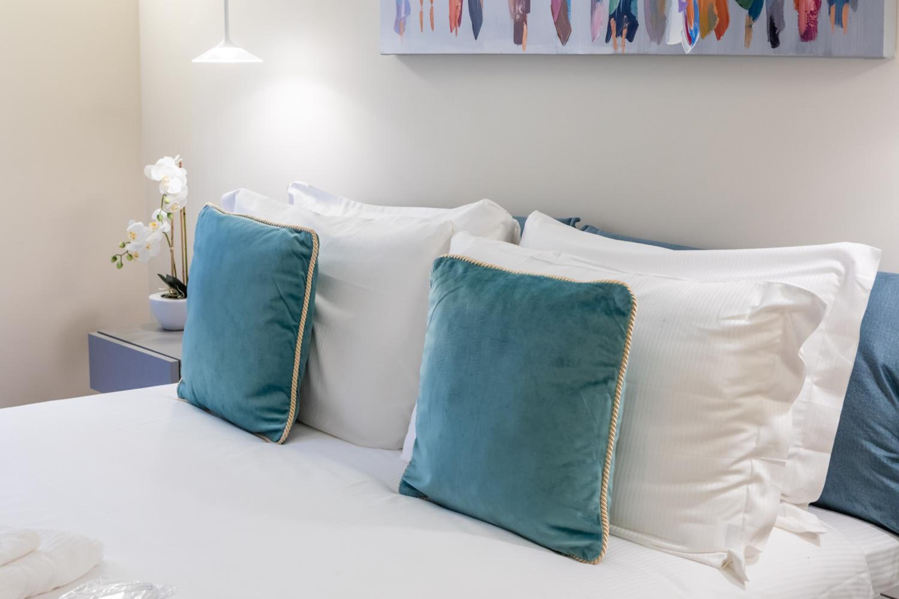 Elegantia Luxury Rooms