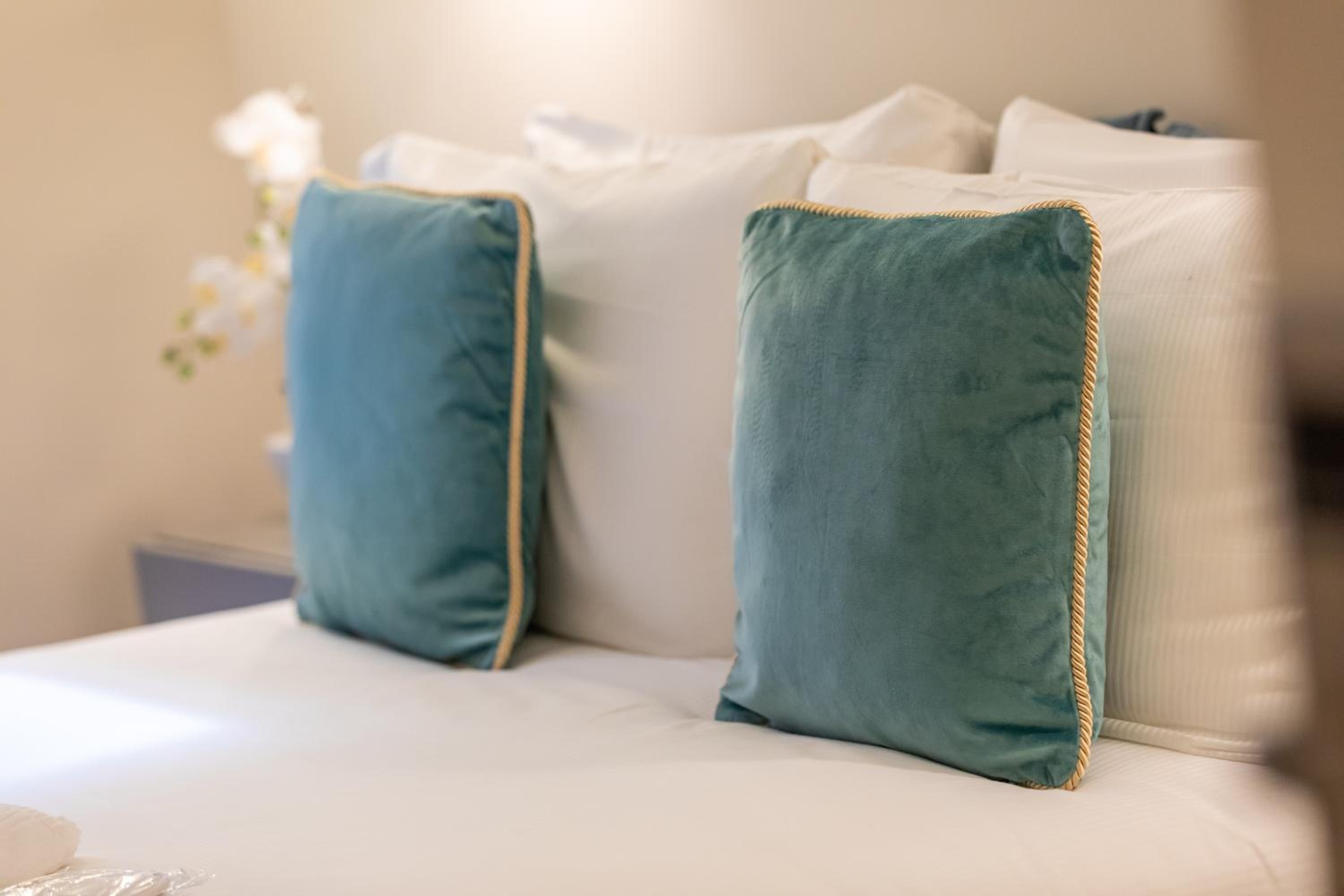 Elegantia Luxury Rooms