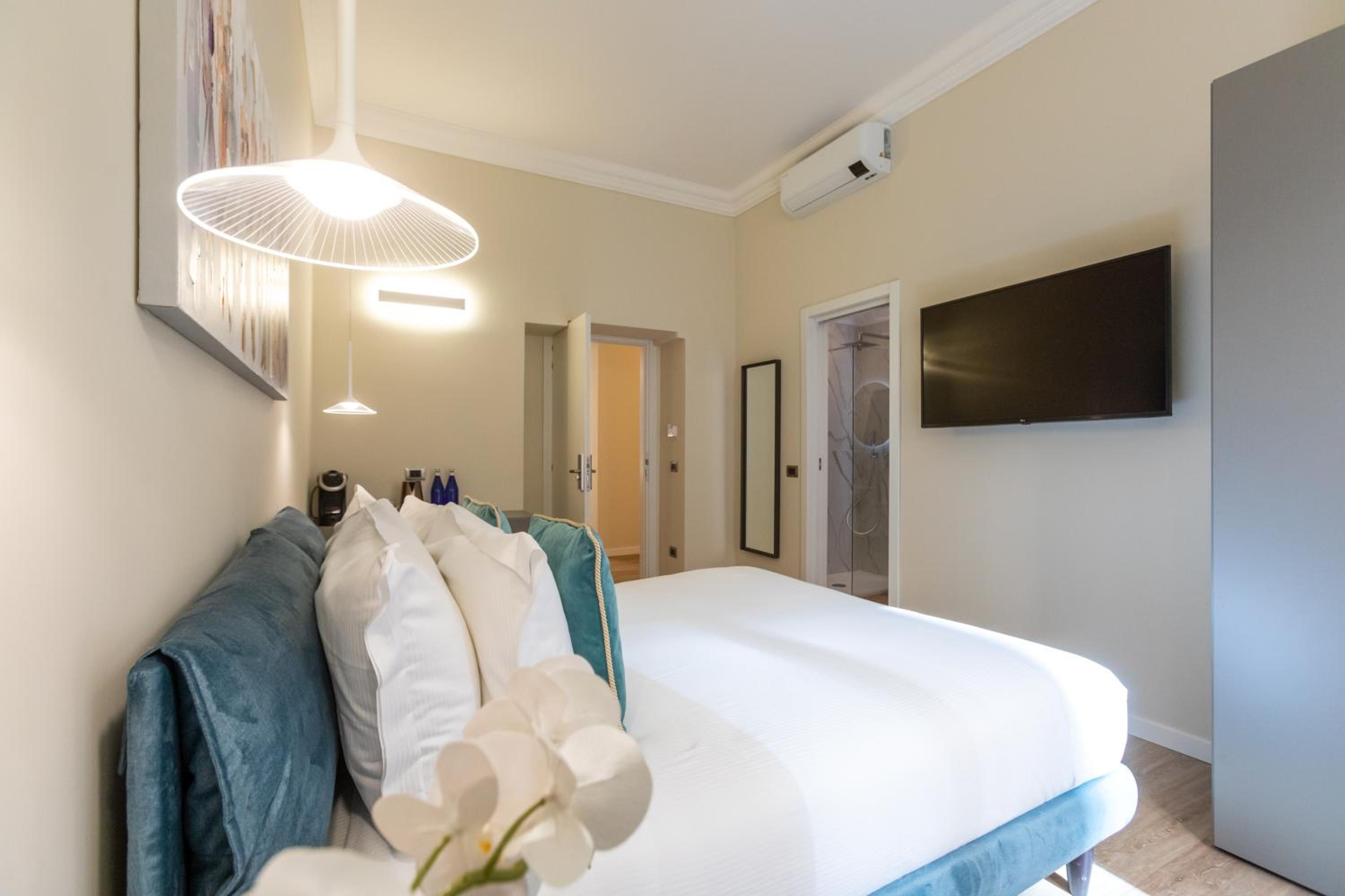Elegantia Luxury Rooms