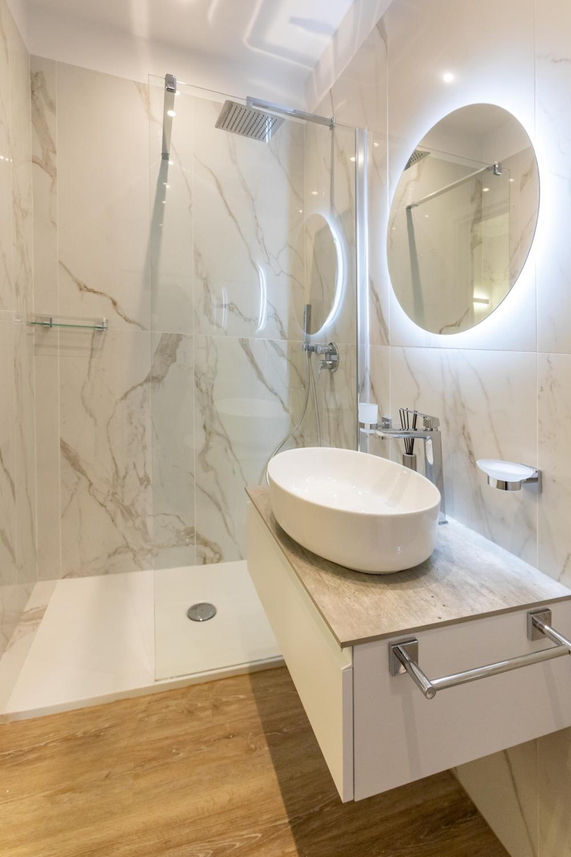 Elegantia Luxury Rooms