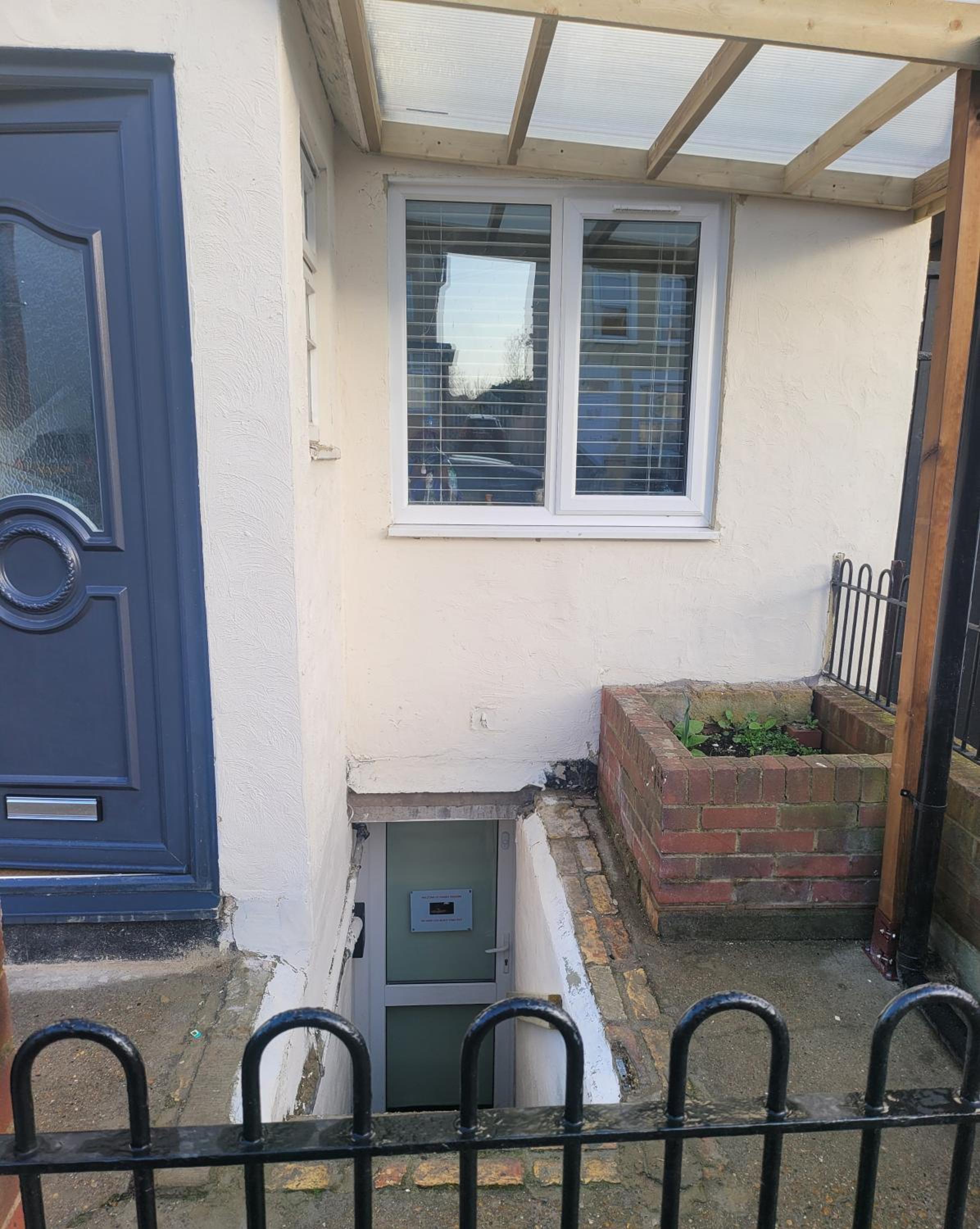 Hidden Treasure-Netflix and Wi-Fi-Basement flat, photo 18