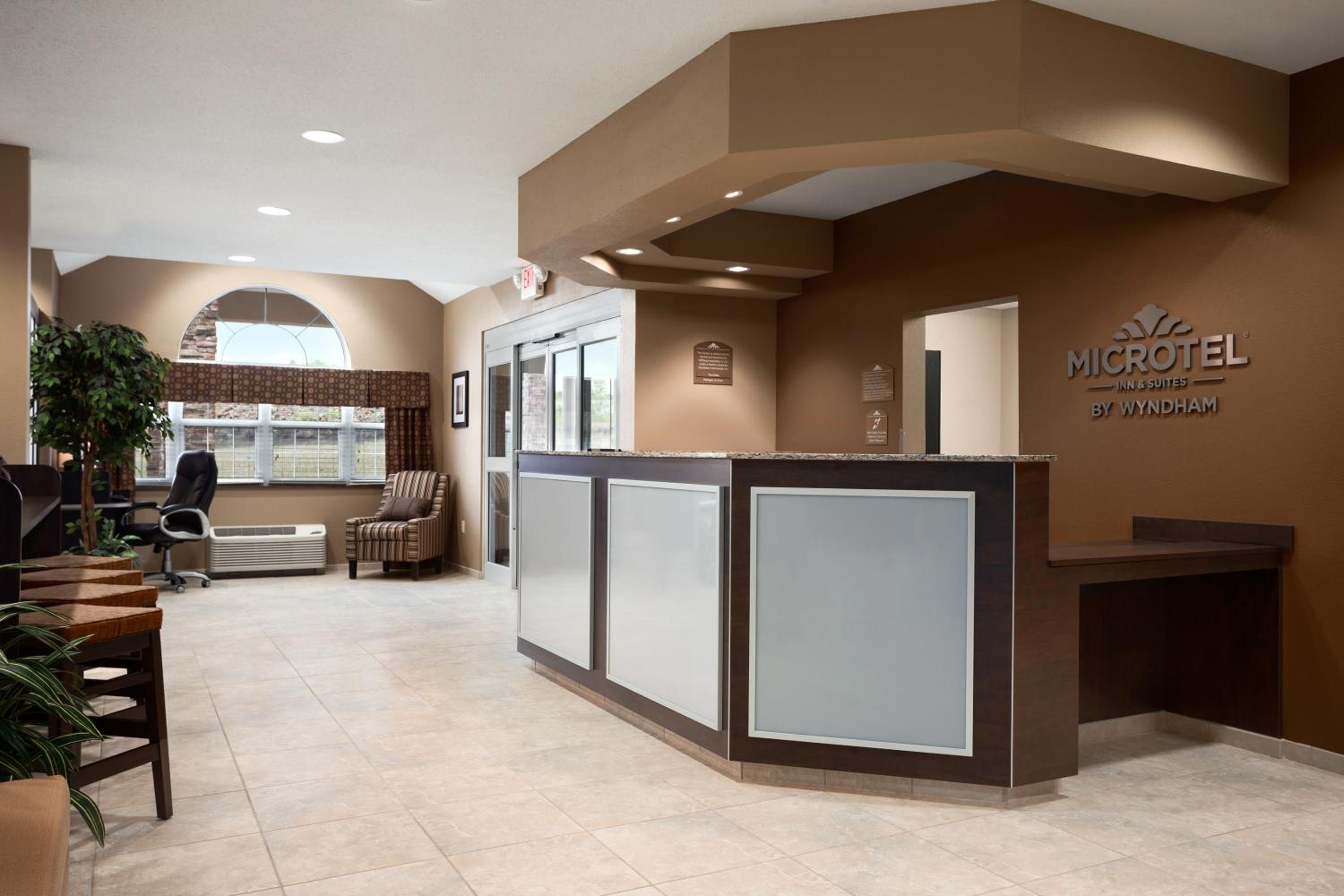 Sonesta Essential Fairmont view 4