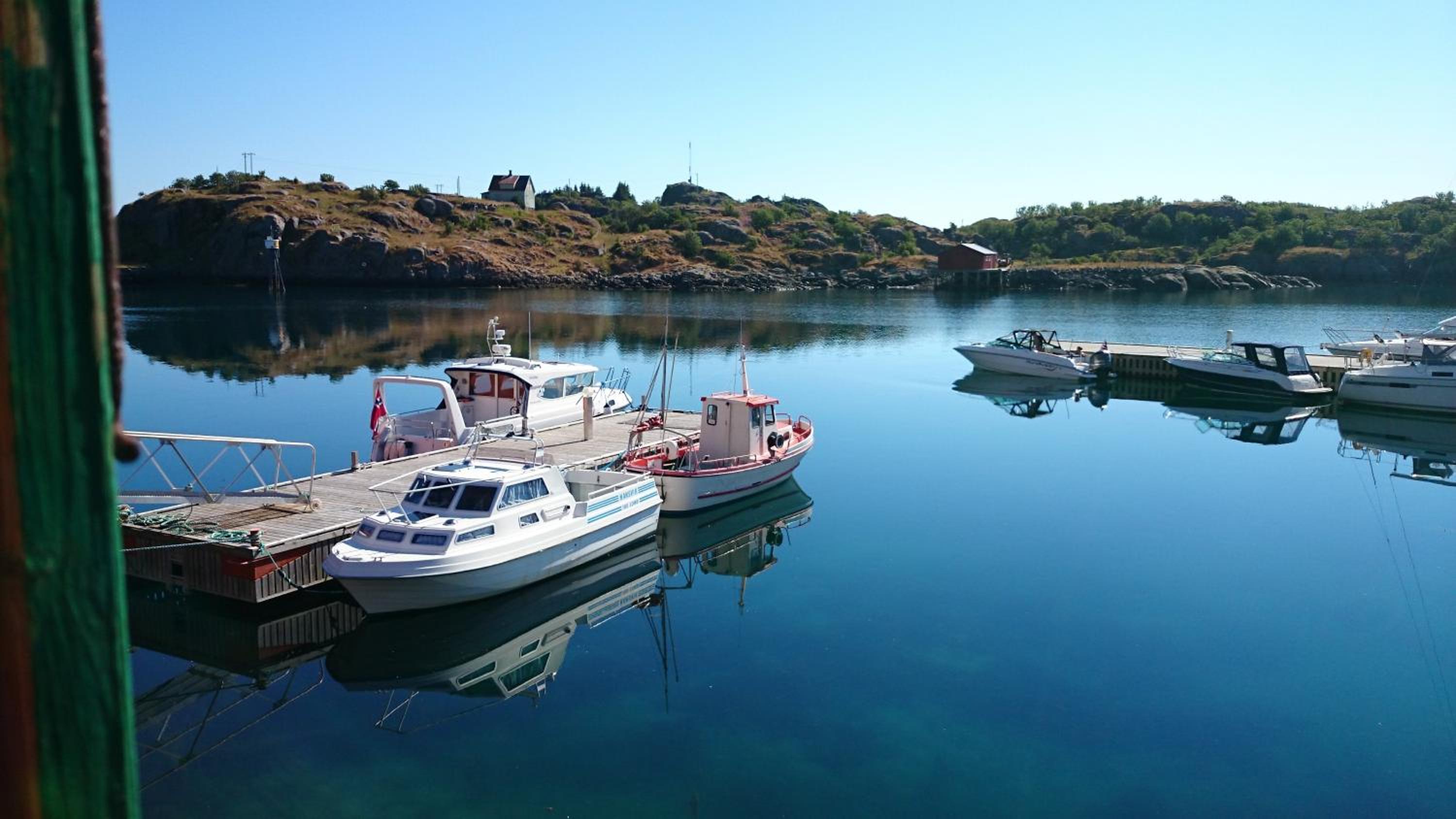 The traditional Burekka 17 - Lofoten view 3
