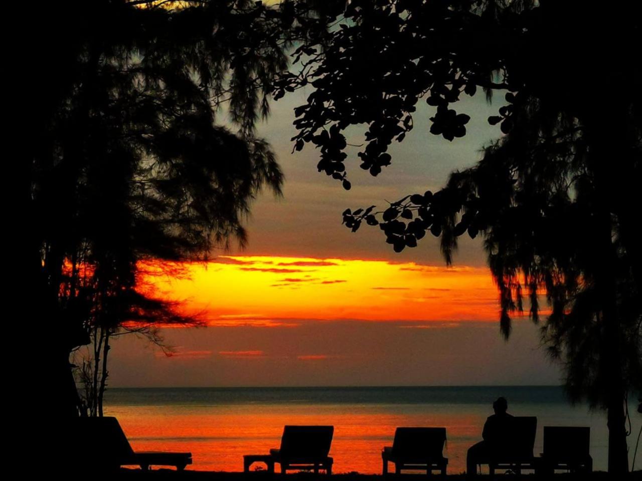 Eco Lanta Hideaway Beach Resort