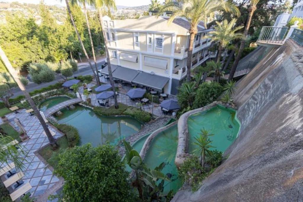Aloha Gardens in Puerto Banus (Marbella) view 5
