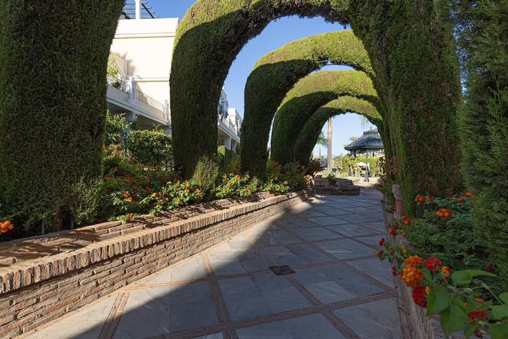 Aloha Gardens in Puerto Banus (Marbella) view 4