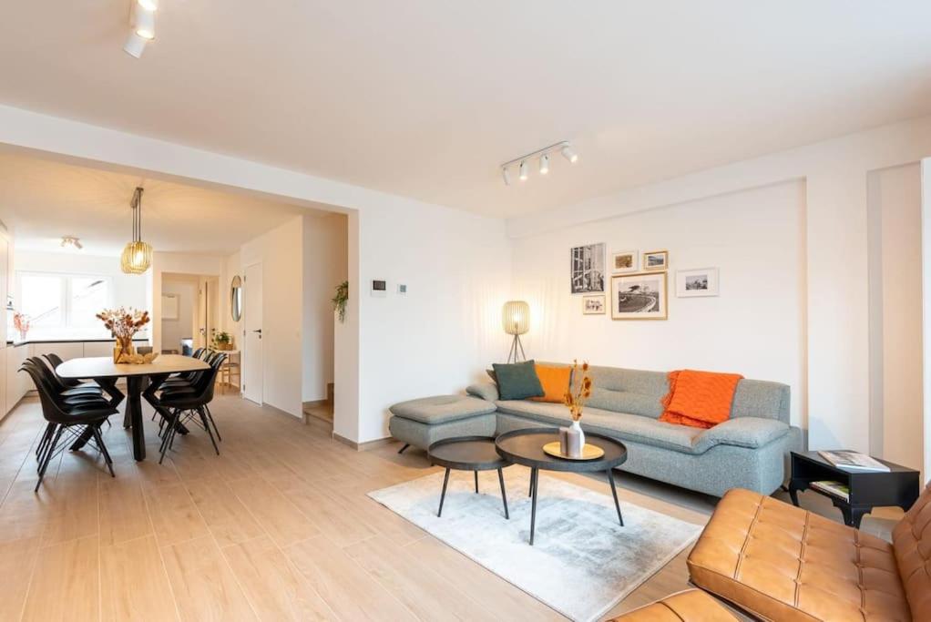 Spacious penthouse for 8 people in the city centre