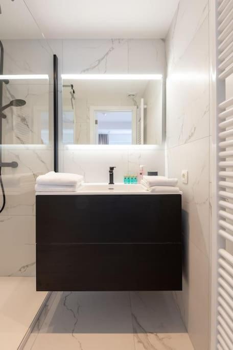 Spacious penthouse for 8 people in the city centre
