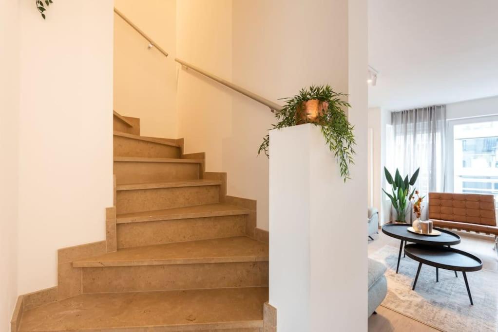 Spacious penthouse for 8 people in the city centre