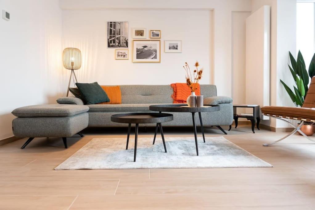 Spacious penthouse for 8 people in the city centre