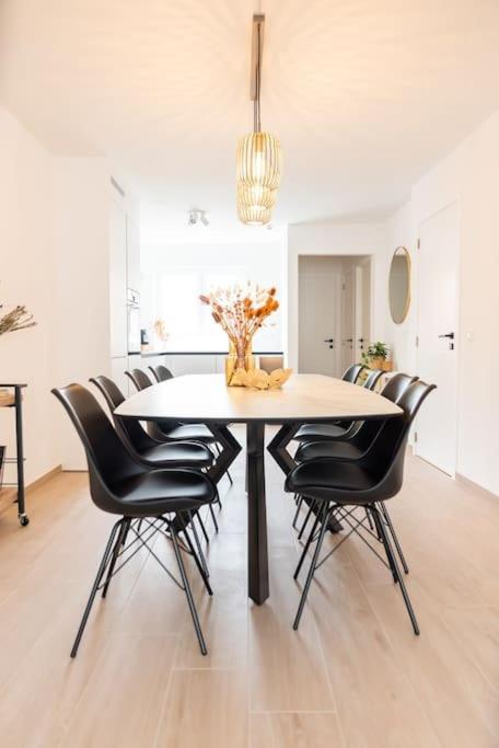 Spacious penthouse for 8 people in the city centre