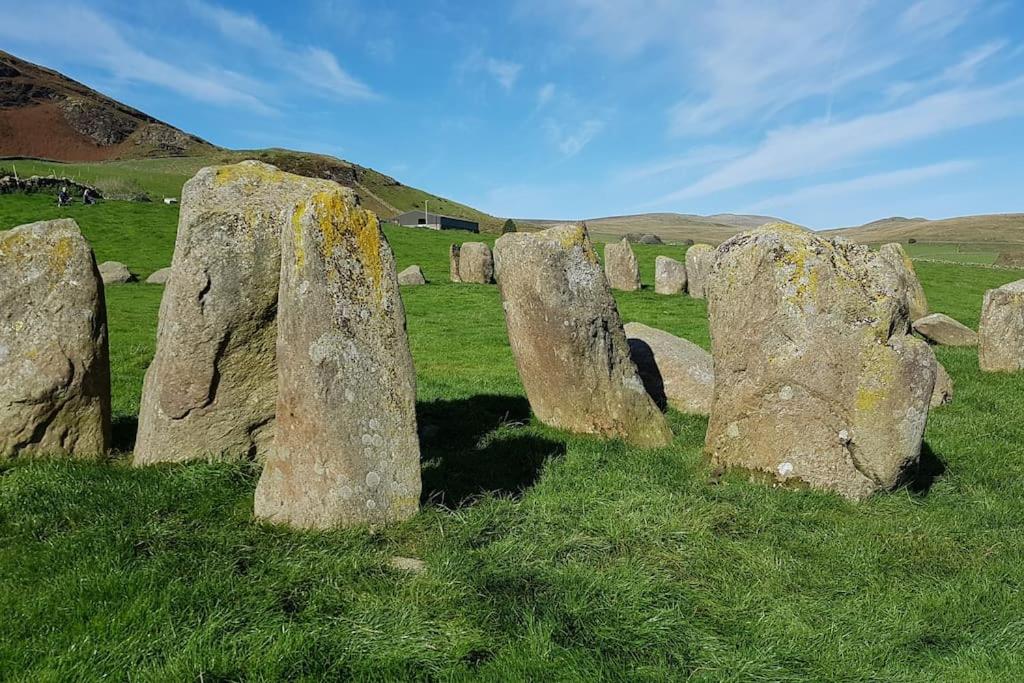Halsteads: peaceful location, stunning views view 4