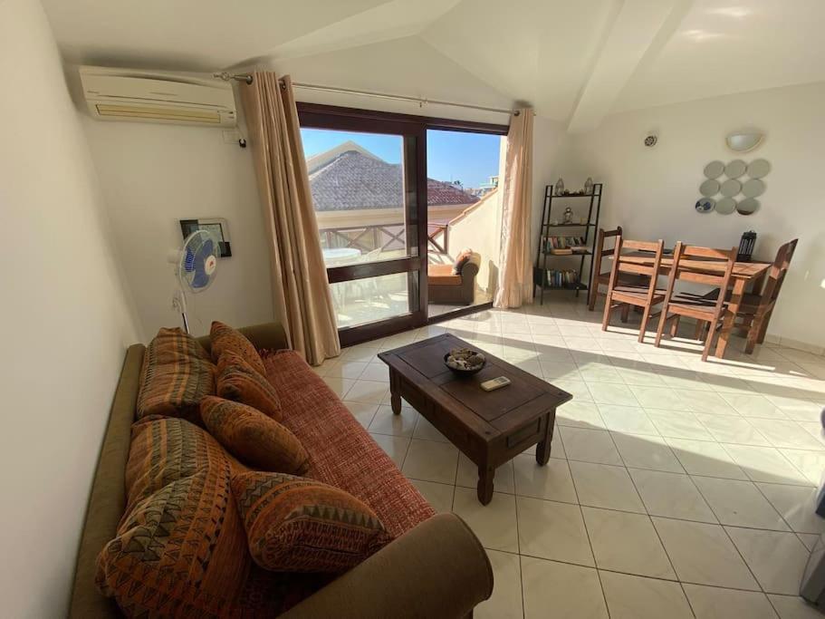 City center and next to beach apartment - Fogo