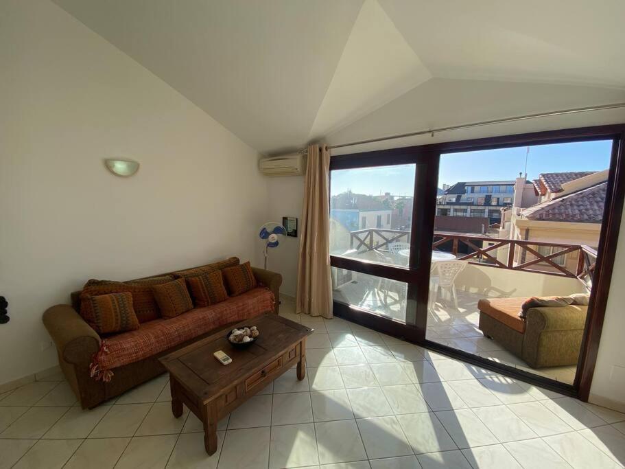 City center and next to beach apartment - Fogo