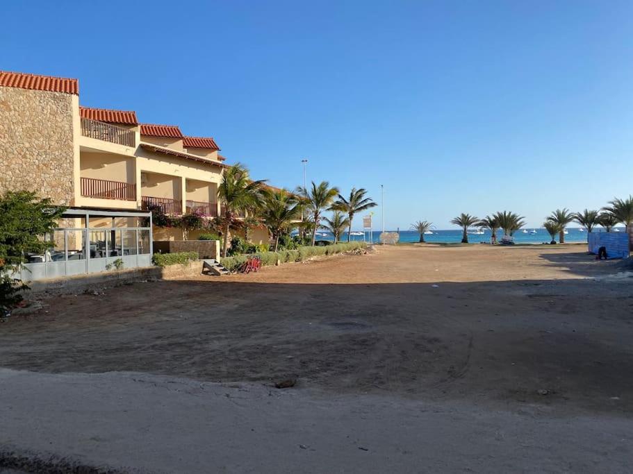 City center and next to beach apartment - Fogo