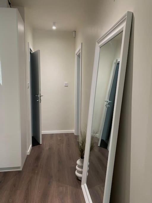 New luxury furnished apartment - beach, Varna center & fast Wi-FI