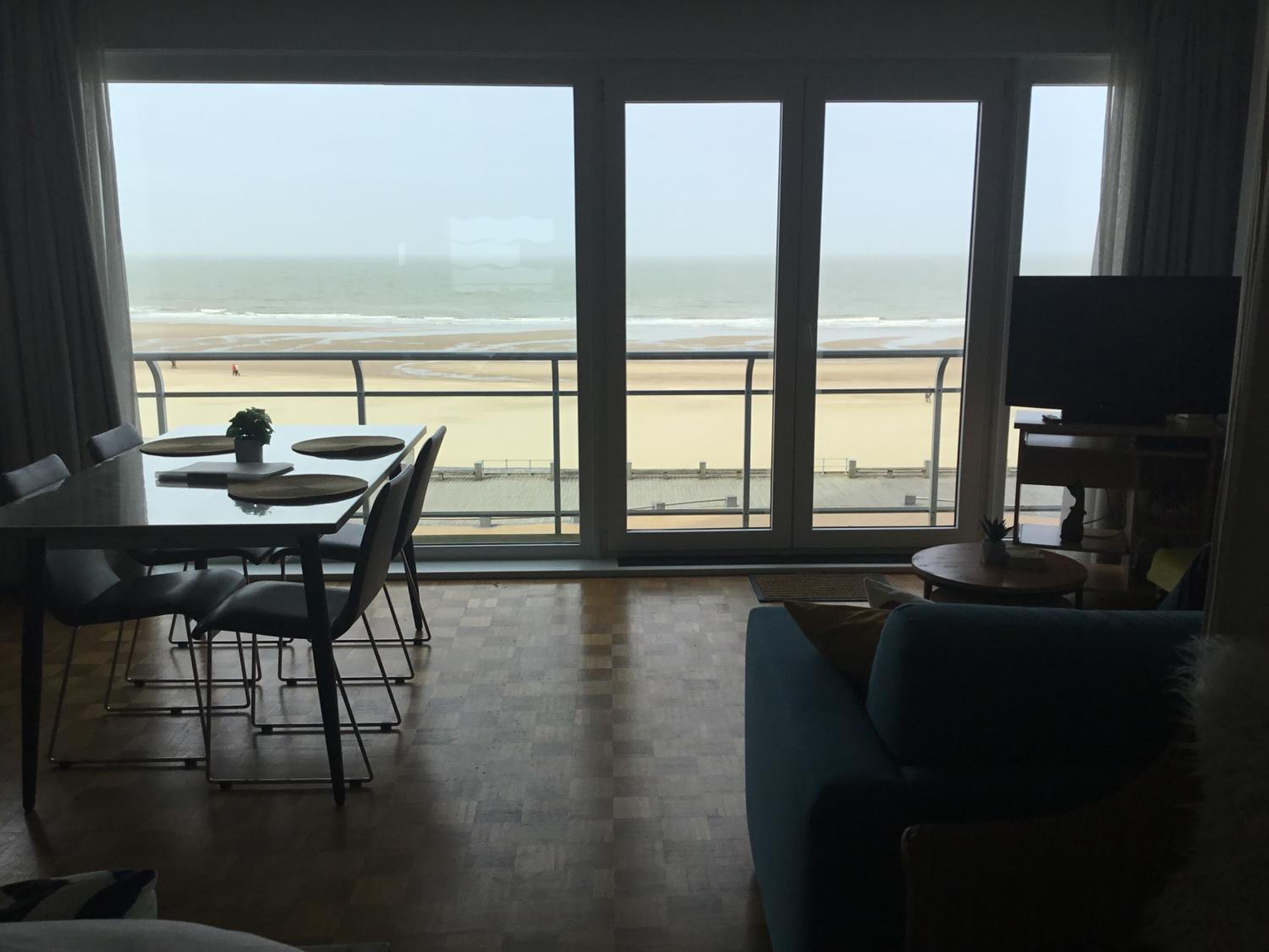 Royal Zeezicht Oostende view 2