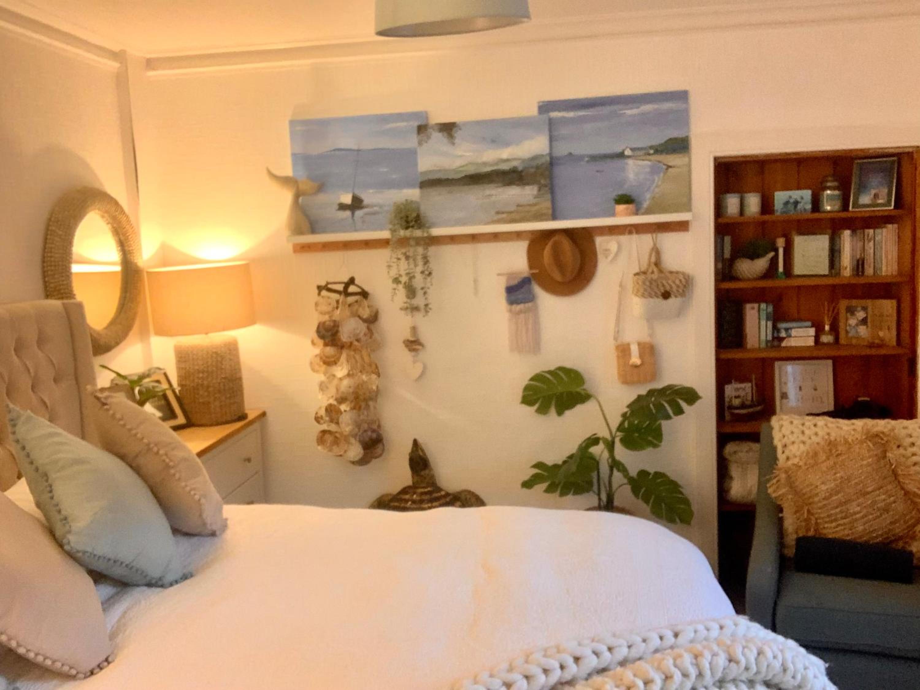 Romantic luxury Cottage right next to the ocean view 2