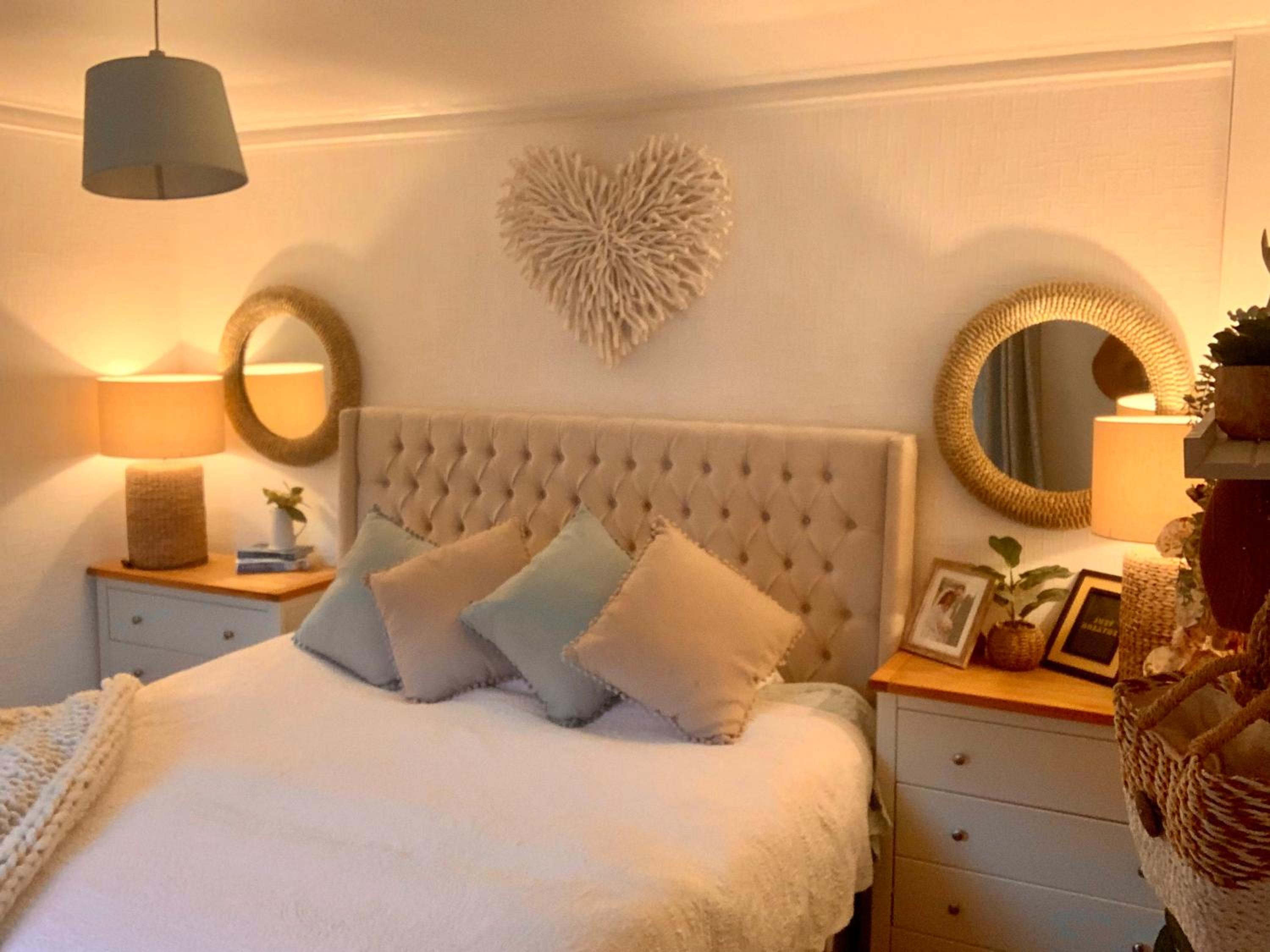 Romantic luxury Cottage right next to the ocean view 3