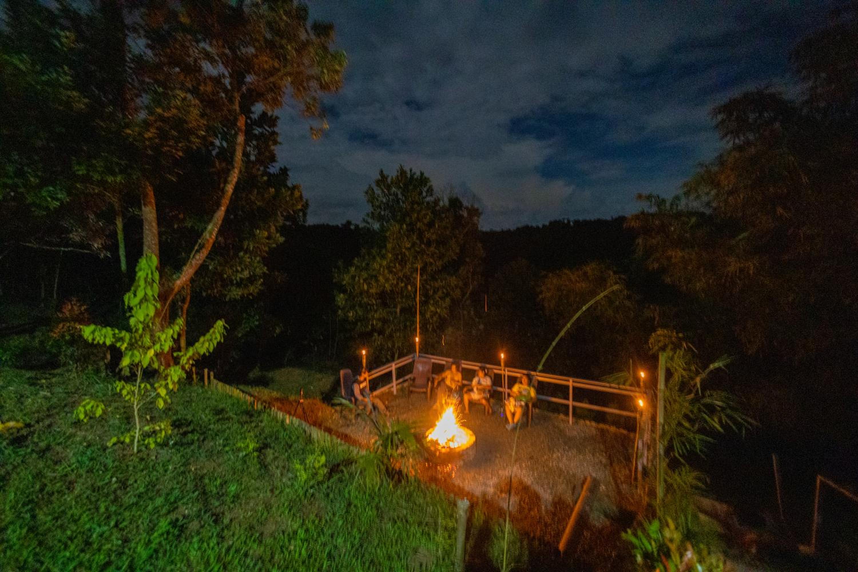 Relaxing Lake side Staycation for Family ,2 to 3 hours away from Manila view 3