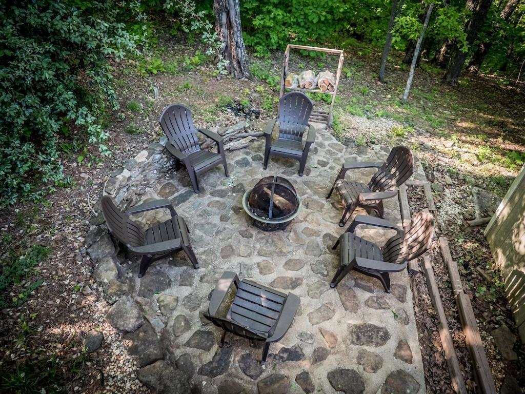 Lookout Point Cabin-Long Range Mt View-PAVED ROADS-Hot tub-Fire Pit-Dog friendly view 4