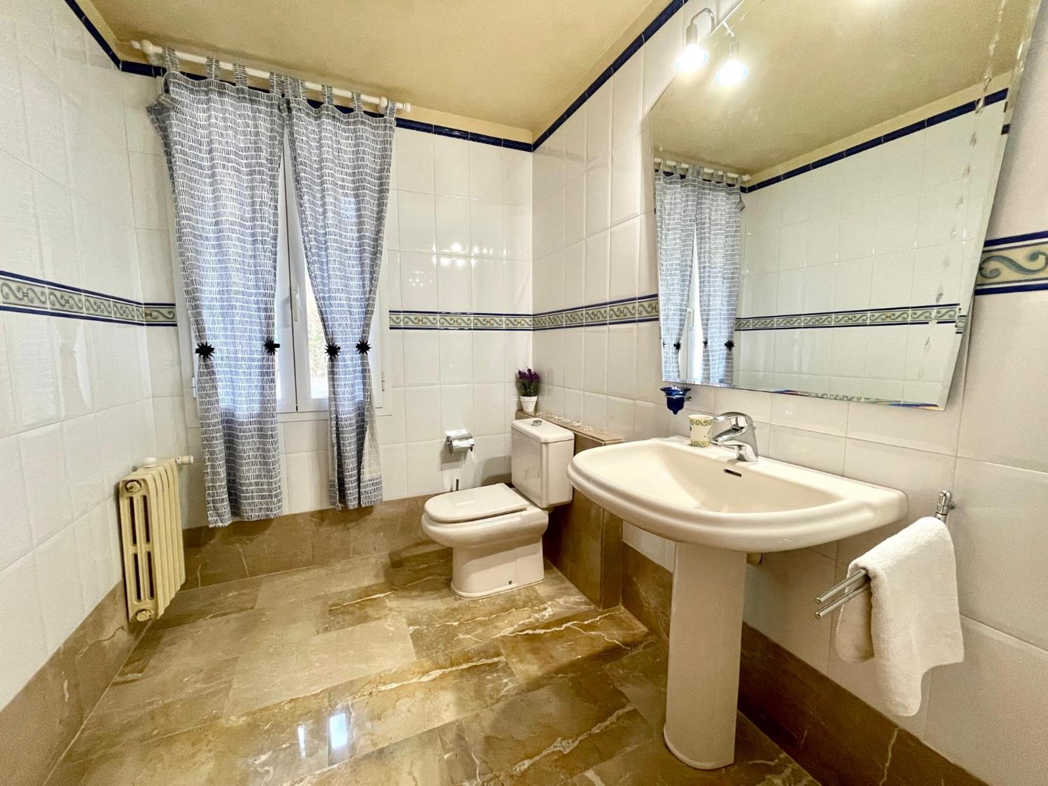 Confortable Chalet con piscina