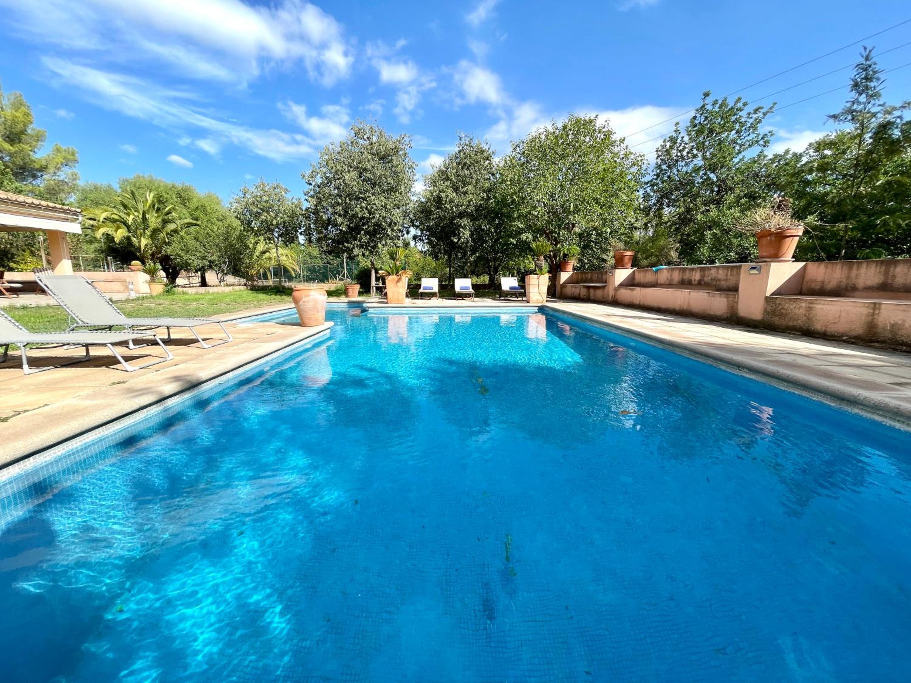 Confortable Chalet con piscina