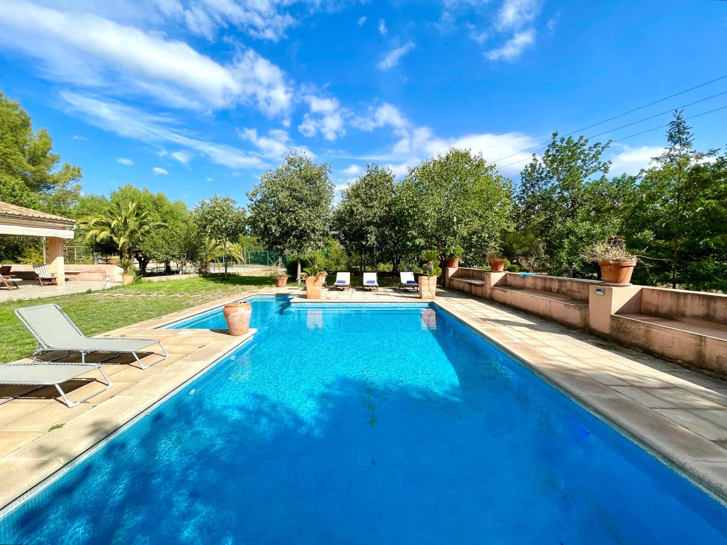 Confortable Chalet con piscina