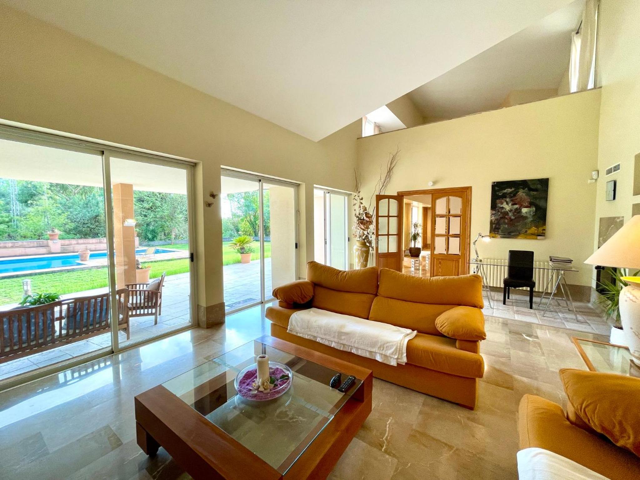 Confortable Chalet con piscina