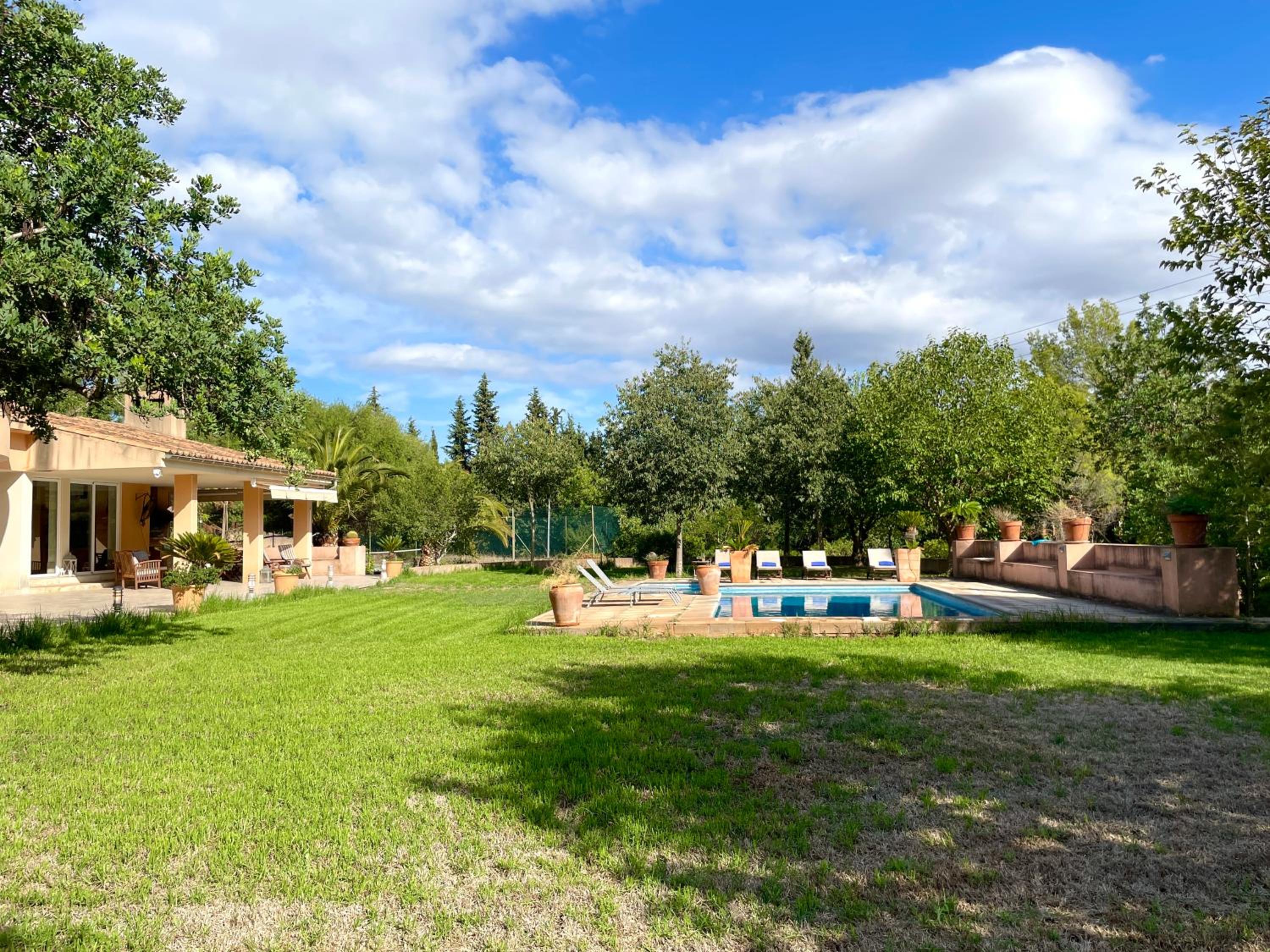 Confortable Chalet con piscina