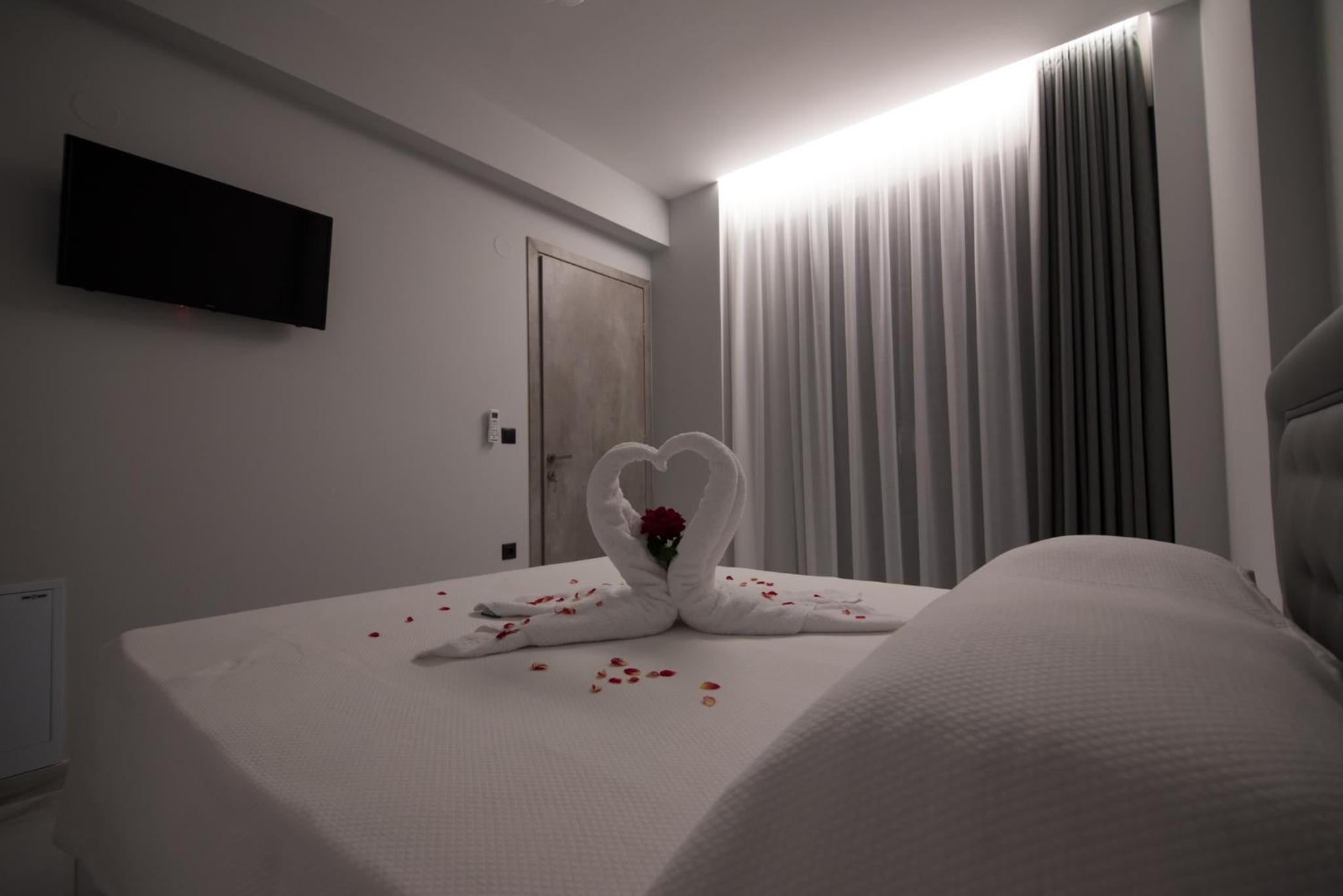 RAFAELA SUITES