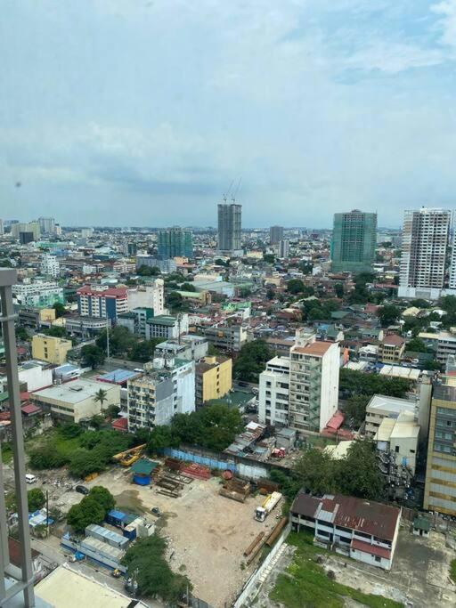 Comfy 1BR Coast Residences Condo Near CCP PICC + Manila Bay view view 4