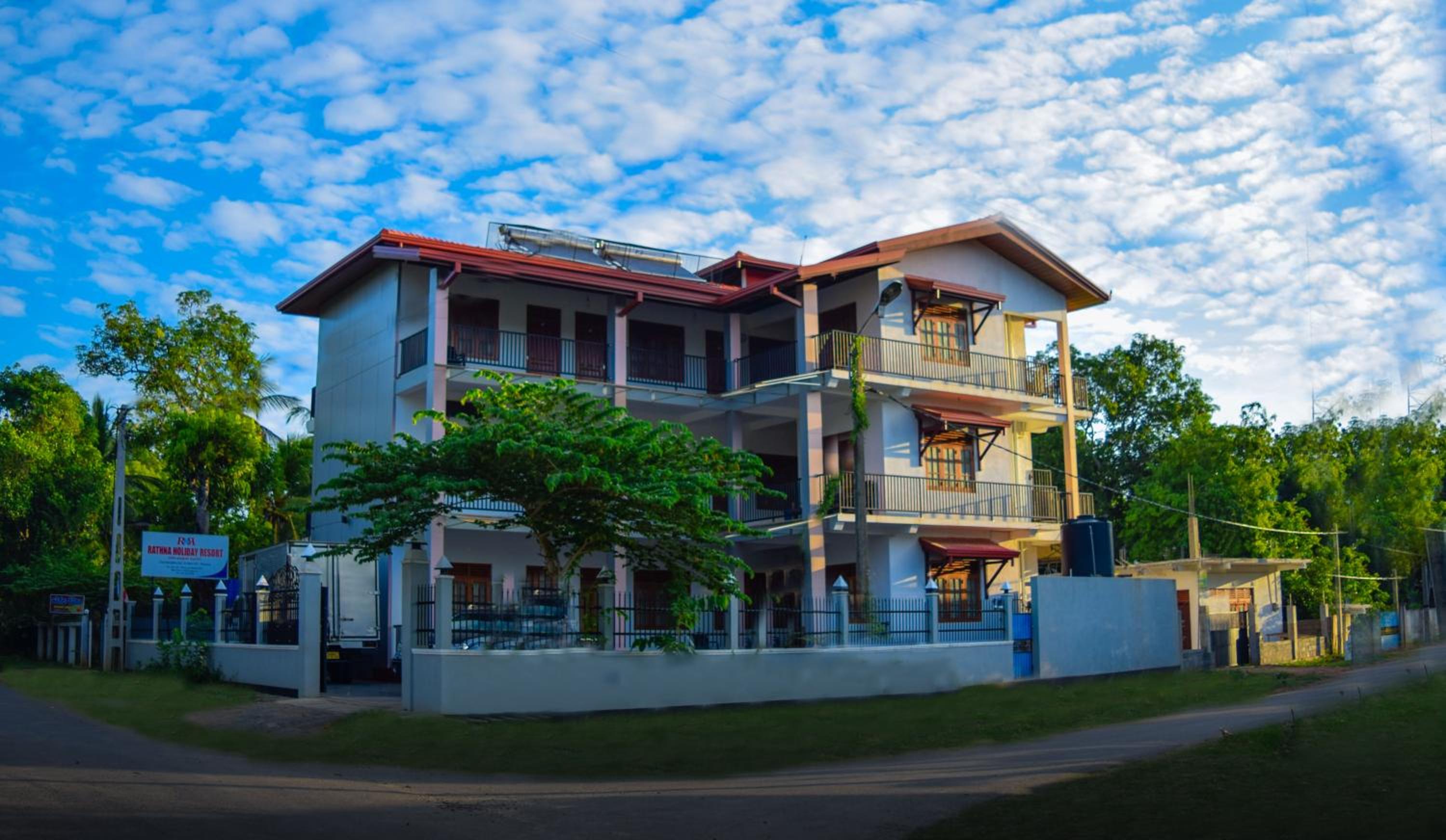 Rathna Holiday Resort