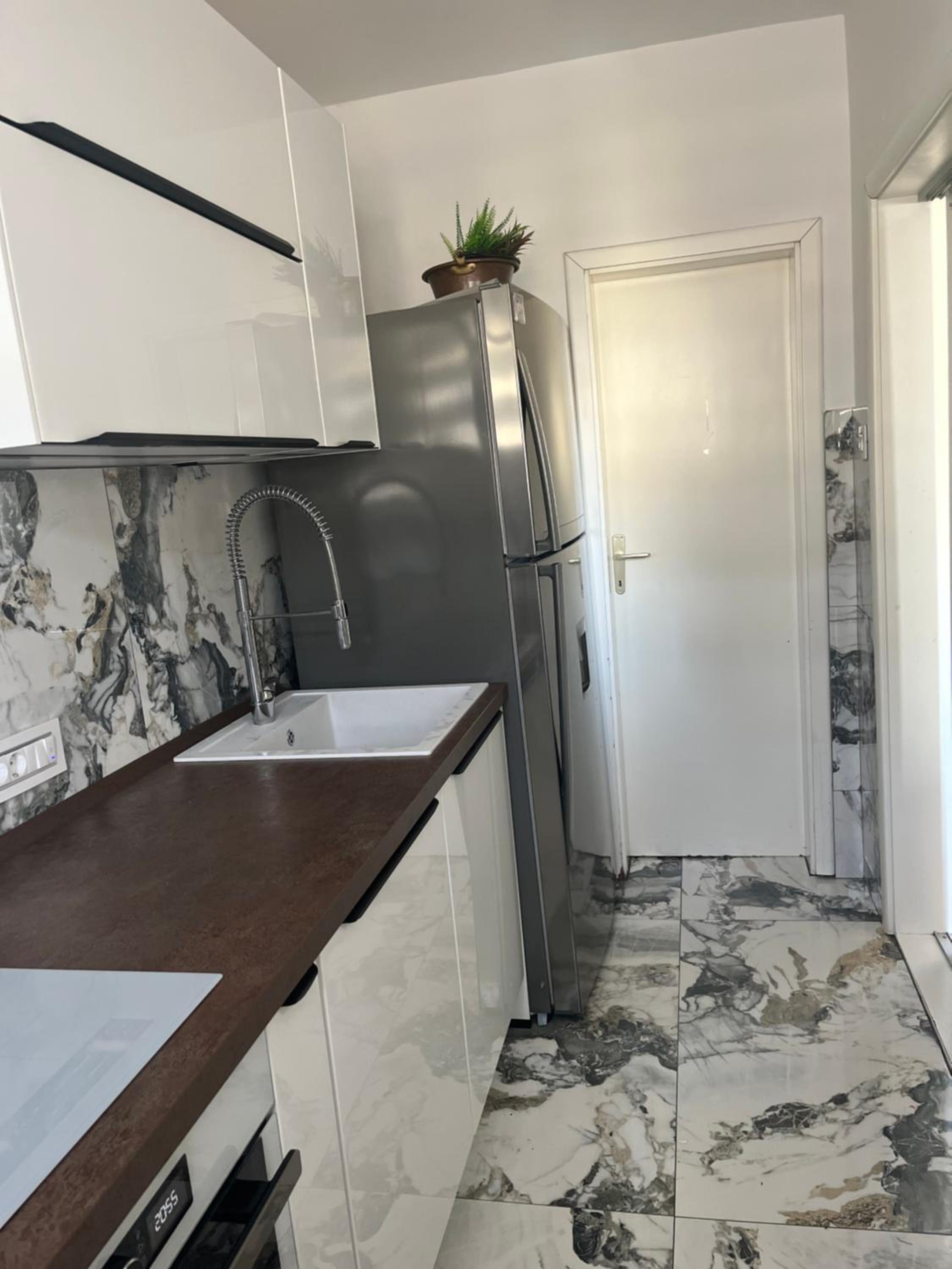 ILAS APARTMAN
