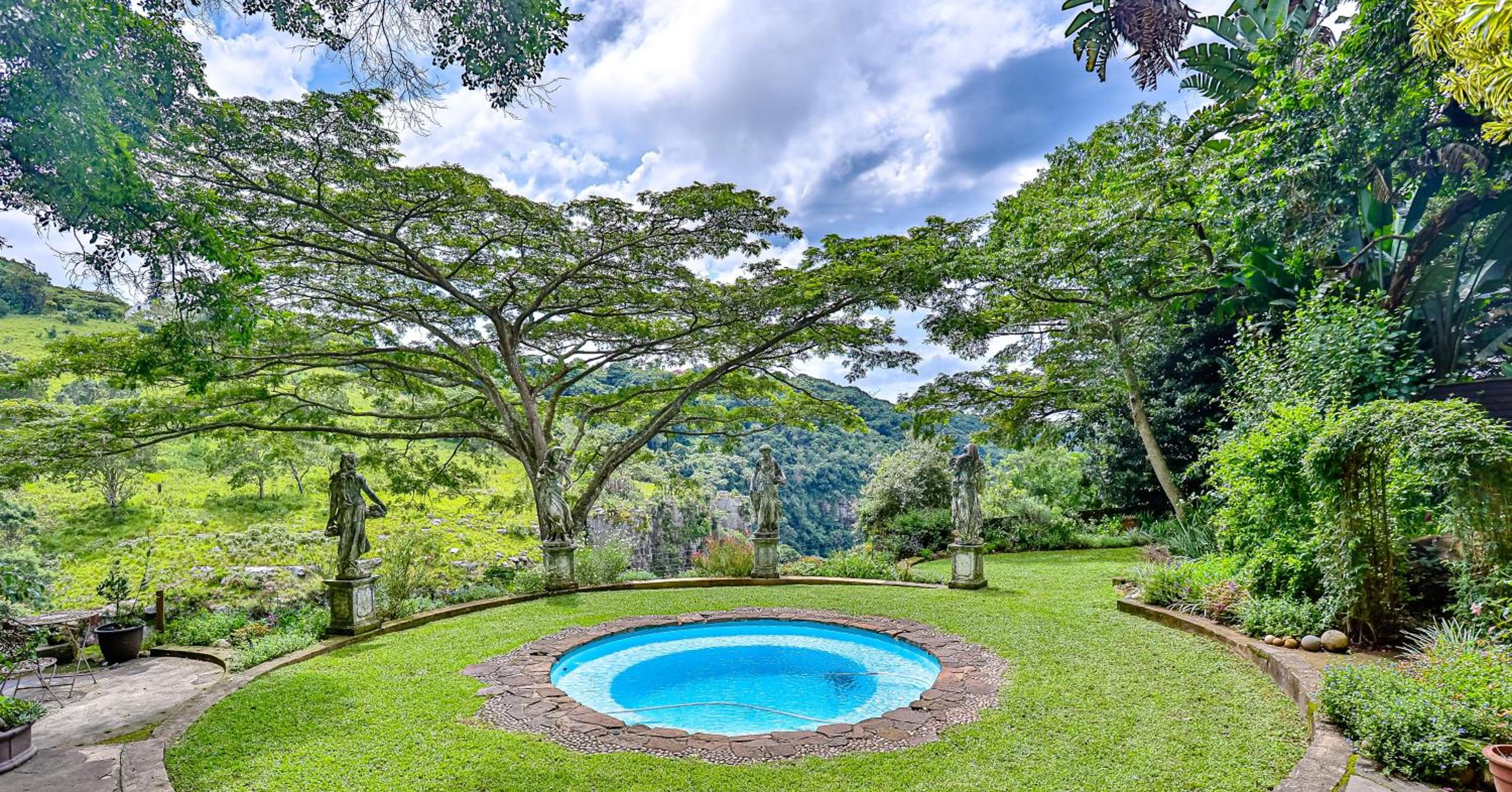 MacLeod House Guest Cottage view 5