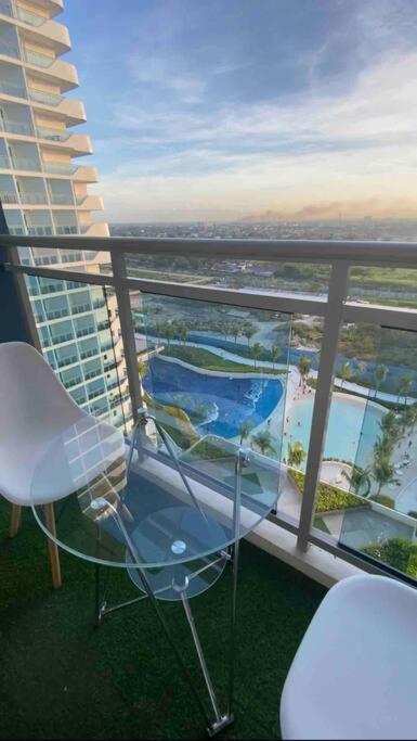 LeisureStay Studio - Azure North by THE BALI CORNER AT AZURE NORTH, Wave Pool and Man-made beach view
