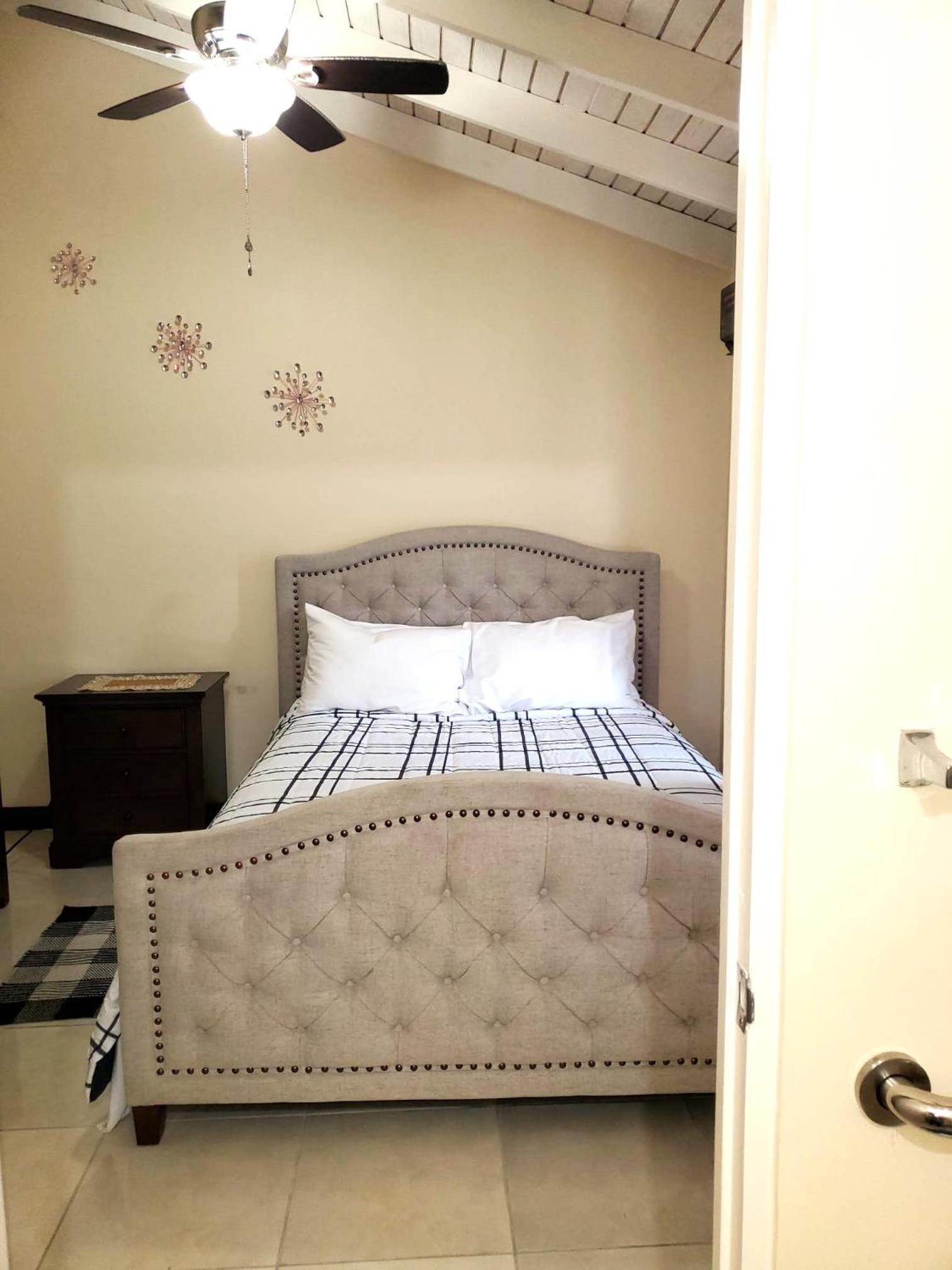 Hillside Retreat in Gated Community Close to Beach view 5