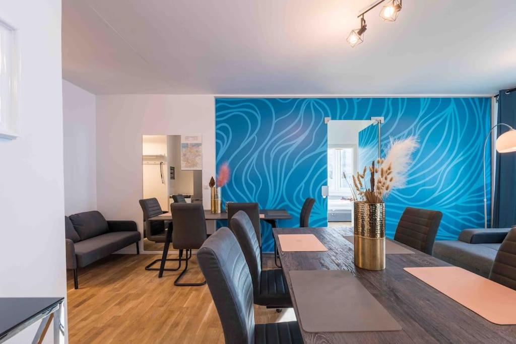 BIG 7RMS City Central Loft, 1ALocation