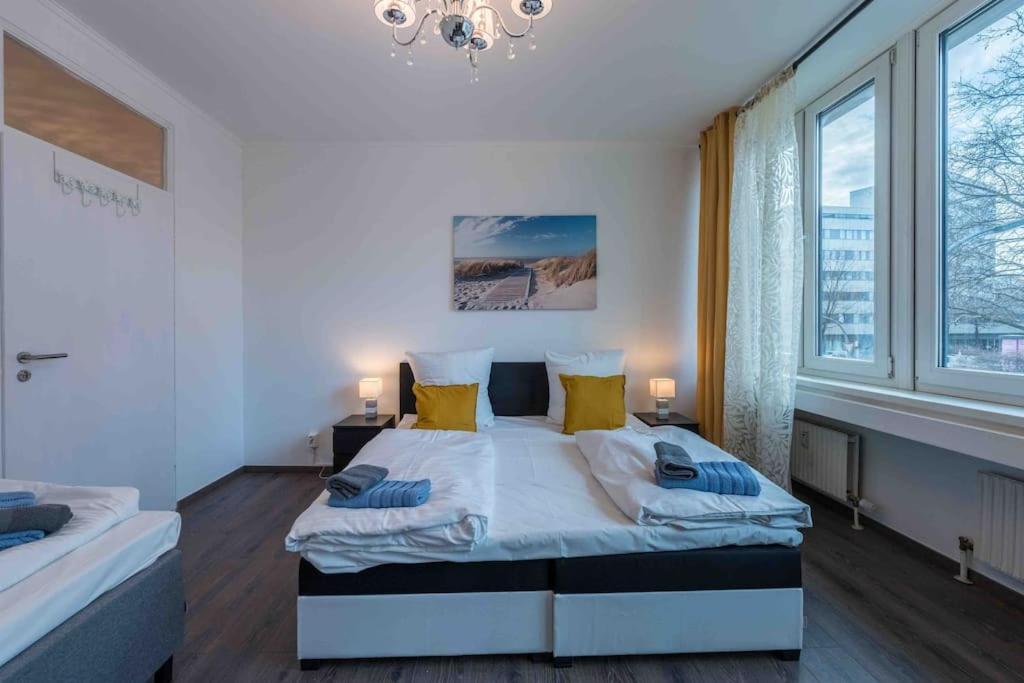 BIG 7RMS City Central Loft, 1ALocation